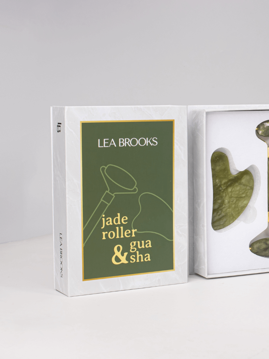 Lea Brooks Verpackung mit Jade-Roller und Gua Sha aus grünem Jade